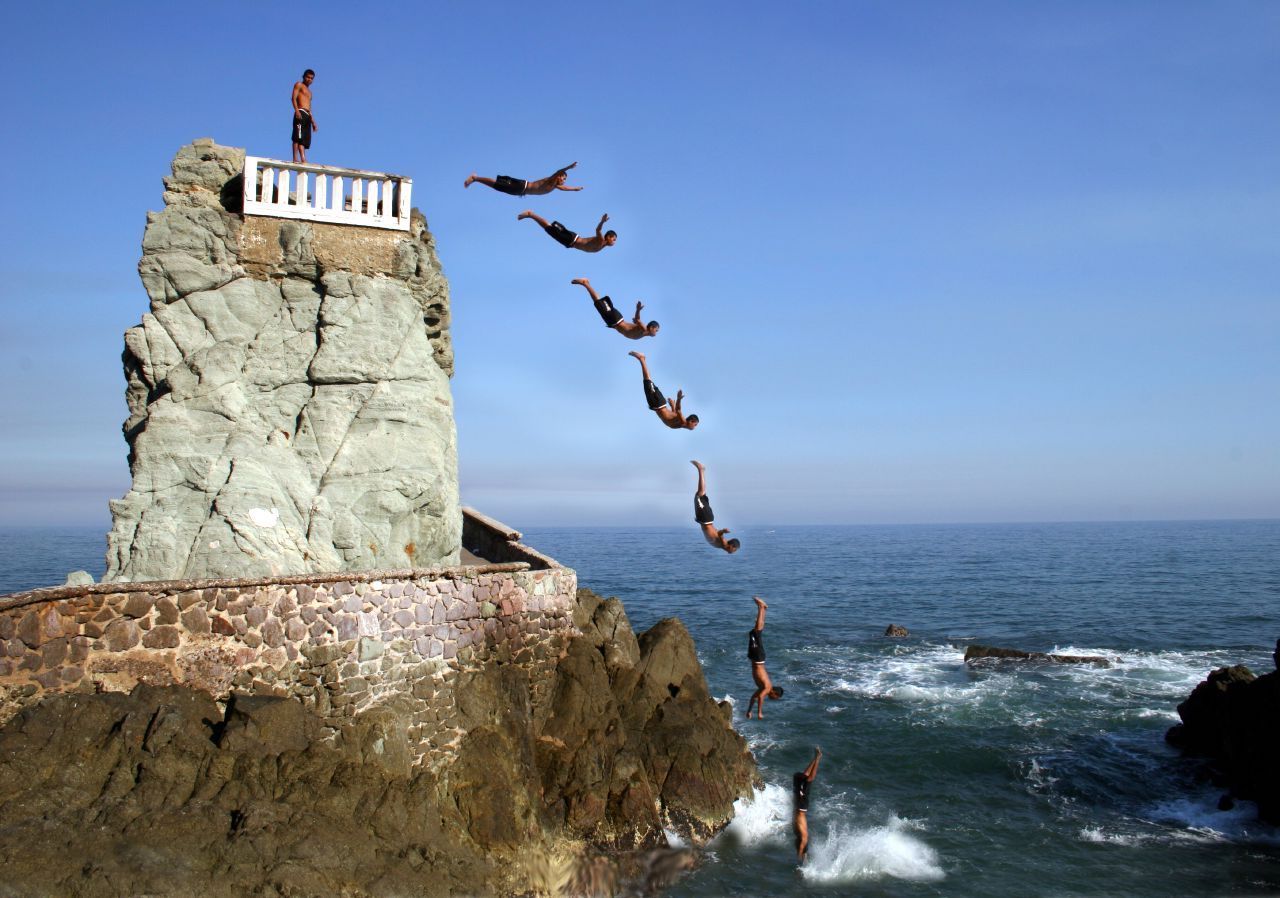 Mazatlan diver  (Flickr)