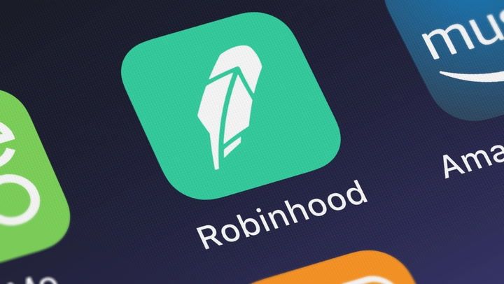 Robinhood shares could benefit from SEC dropping Coinbase case. (Shutterstock)