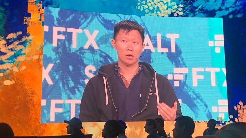 Three Arrows co-founder Su Zhu speaks at FTX's Crypto Bahamas event in 2022 (Tracy Wang/CoinDesk)